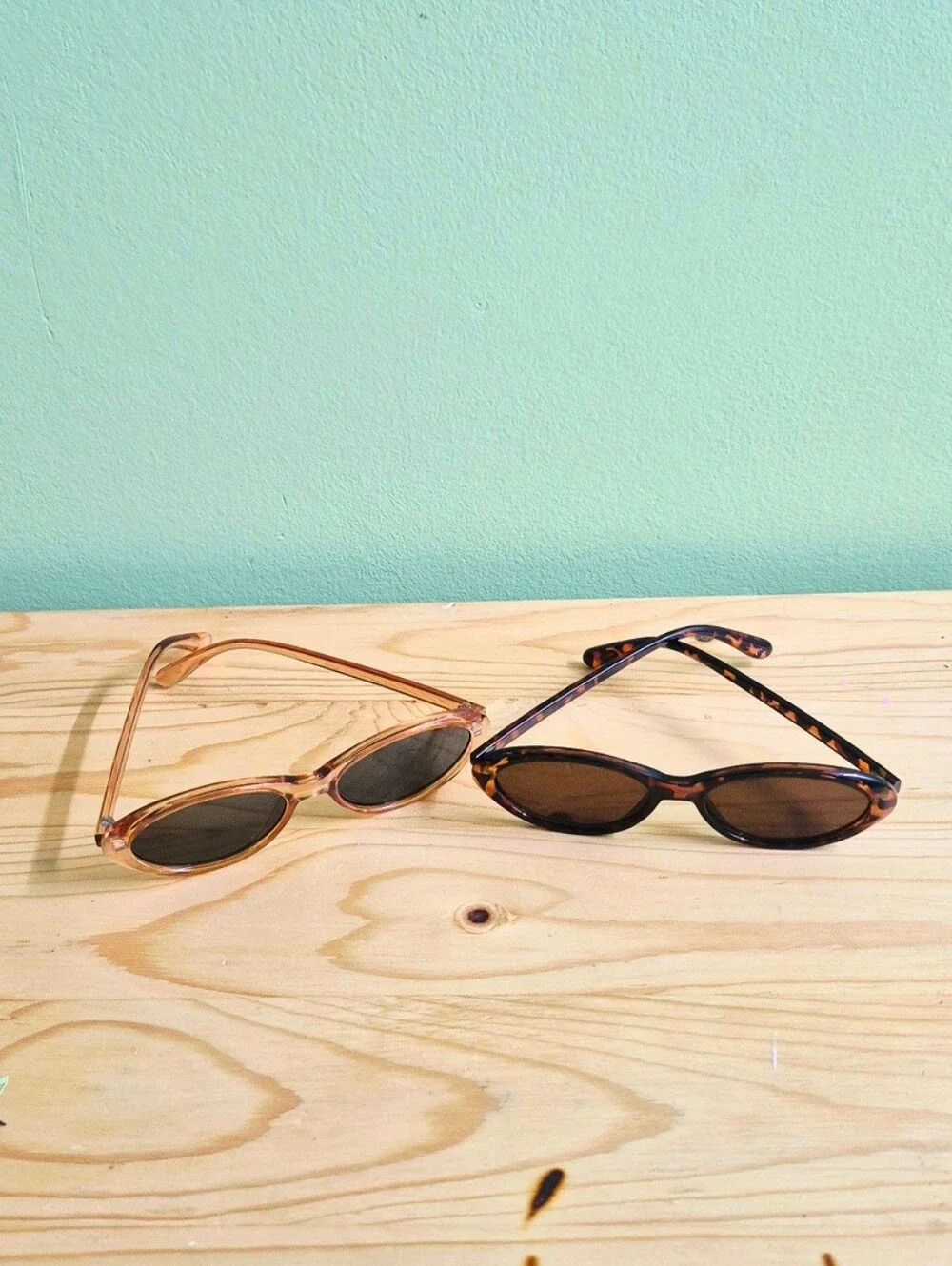 Bundle of 2 American Eagle Oval Sunglasses - Tortoise Shell & Clear Tan